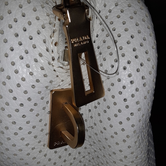 LADIES VINTAGE HANDBAG BY PRADA - Picture 5 of 6